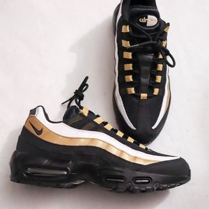 Black and gold air max 95